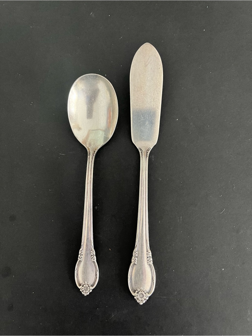 1847 Rogers Bros IS Remembrance Butter Knife & Sugar Spoon Pair
